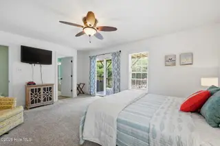 9911 Chrissie Wright Court West, Emerald Isle, NC 28594 – photo 23: 24-web-or-mls-IMG_8221