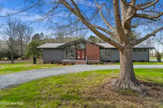 1000 Pine Street, Lake Waccamaw, NC 28450 – photo 1: Front Door