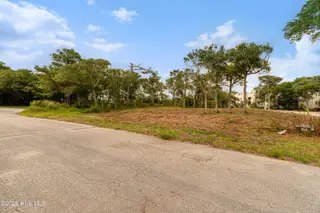 112 Sandpiper Lane, Indian Beach, NC 28512 – photo 3: Vacant lot in Pine Knoll Shores