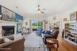 8004 Club House Drive, New Bern, NC 28562 – photo 5: 09-29-web-or-mls-DSC_6017