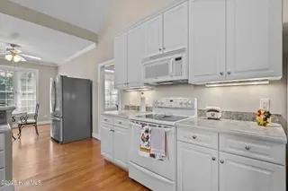 301 Foxwood Lane, Wilmington, NC 28409 – photo 18: 43-web-or-mls-DSC09660