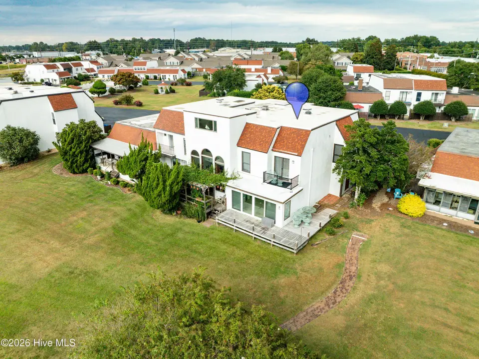 110 S Washington Harbor, Washington, NC 27889 — 3-bedroom townhome in Washington Harbour, Washington, NC, photo 1 of 27