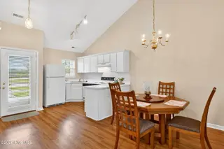 3007 Lauren Place Drive Apt 104, Wilmington, NC 28405 – photo 8: 8-web-or-mls-GNJ_5457