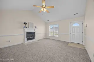 1008 Penncross Drive, Greenville, NC 27834 — 3-bedroom home in Meadow Woods, Greenville, NC, photo 6 of 17