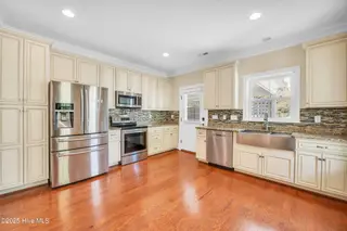 511 Spencer Farlow Drive, Carolina Beach, NC 28428 – photo 4: 511spencer-farlowdr_00010