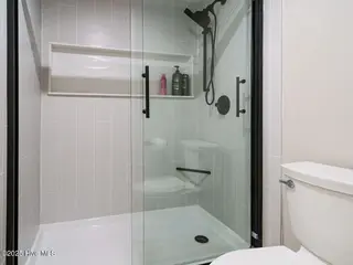 800 St Andrews Drive 260, Pinehurst, NC 28374 – photo 24: 023-1280x960-bathroom