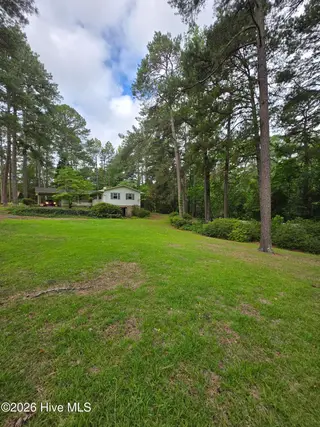103 Edinburgh Drive, Carthage, NC 28327 — 3-bedroom home in Dundee Estates, Carthage, NC, photo 2 of 36