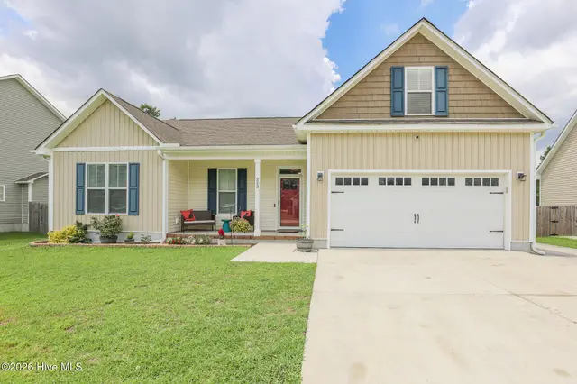 223 Holly Grove Court E, Jacksonville, NC 28540