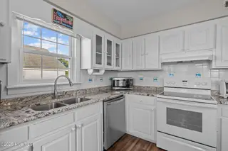 407 Cedar Point Boulevard, Cedar Point, NC 28584 – photo 4: 29-web-or-mls-1S3A0424