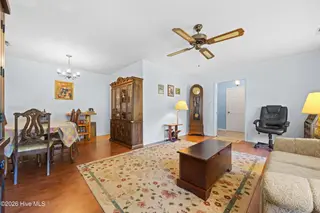 102 Greenbriar Drive, Jacksonville, NC 28546 – photo 9: 9_living room