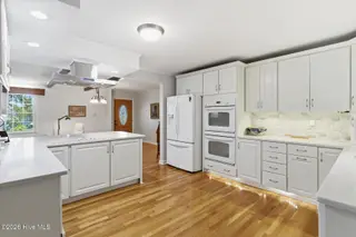 305 River Drive, Southport, NC 28461 – photo 18: 24-Kitchen