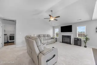 806 Calebs Creek Court, Maysville, NC 28555 – photo 6: Living Room
