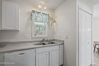8815 Krystal Court 3, Emerald Isle, NC 28594 – photo 7: 8-web-or-mls-1S3A8820