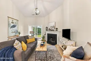 2704 Manor Court, Wilmington, NC 28405 – photo 4: 004_2704_manor_court_wilmington-4_768