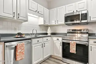 1941 Tara Court 104, Greenville, NC 27858 – photo 17: 21-web-or-mls-IMG_0035