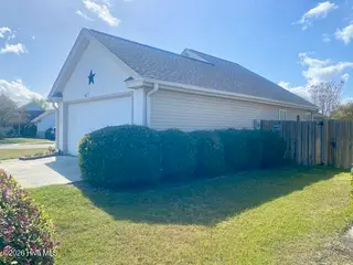 2401 White Road, Wilmington, NC 28411 – photo 5: Front right