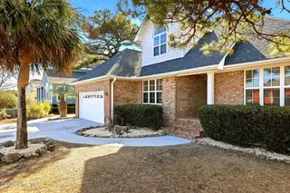 717 Settlers Lane, Kure Beach, NC 28449 – photo 4: 5_717_Settlers_Ln_-_Exteriors_013