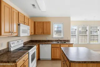 928 S 10th Street, Wilmington, NC 28401 — 3-bedroom home in Downtown, Wilmington, NC, photo 10 of 26