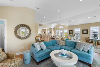 1046 Tide Ridge Drive, Holden Beach, NC 28462 — 5-bedroom home in Pointe West, Holden Beach, NC, photo 24 of 72: 1046 Tide Ridge Drive