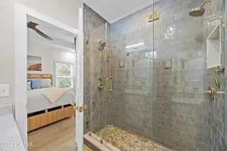 504 Cypress Circle SW, Shallotte, NC 28470 – photo 17: primary bathroom