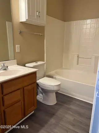 135 Annie Road, Richlands, NC 28574 – photo 19: 135 Annie Main Bath