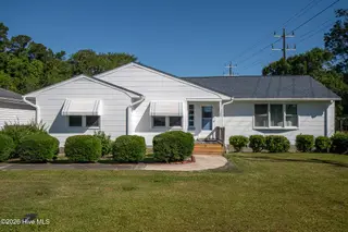 123 Crescent Drive, Beaufort, NC 28516 – photo 1: 123 CRESCENT (1)
