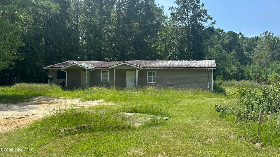 586 Tree Acres Circle NW # 1, Calabash, NC 28467 — 6-bedroom home in Shingletree Acres, Calabash, NC, photo 1 of 6