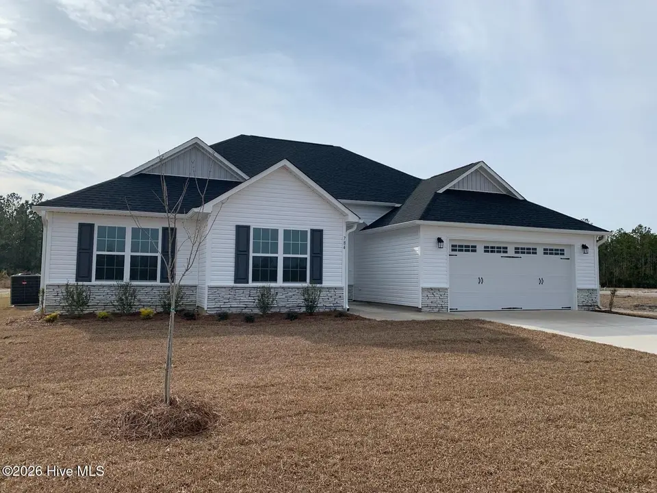 784 Regiment Road, Jacksonville, NC 28546 – photo 1 of 32: IMG_0788
