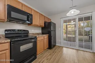 1004 Grandeur Avenue, Jacksonville, NC 28546 – photo 12: 35-web-or-mls-_RAD8333