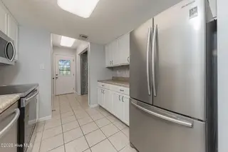 353 Potters Hill Road, Richlands, NC 28574 — 3-bedroom home, Richlands, NC, photo 11 of 32: 26KITCHEN