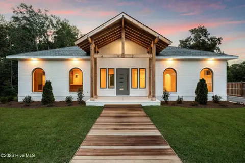 1904 Middle Sound Loop Rd, Wilmington
