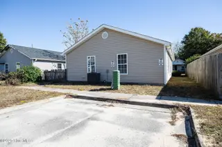 1008 S 10th Street, Wilmington, NC 28401 — 3-bedroom home in Downtown, Wilmington, NC, photo 24 of 29: 10thS1008-backDanL33A6222 copy