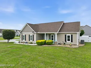 100 Paddle Trail Lane, Swansboro, NC 28584 – photo 1: 100 Paddle Trail Lane