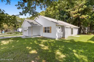 1159 Pearl Court, Jacksonville, NC 28540 — 3-bedroom home in Springdale Villa, Jacksonville, NC, photo 3 of 26: pearl-3