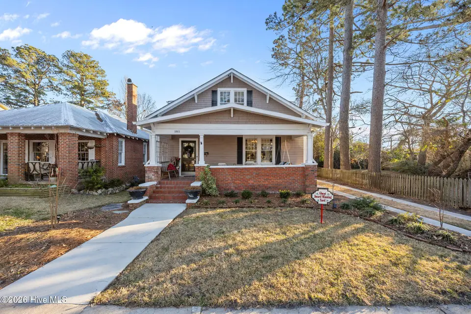 1811 Spencer Avenue, New Bern, NC 28560 – photo 1 of 52: 1-web-or-mls-0C0A0366