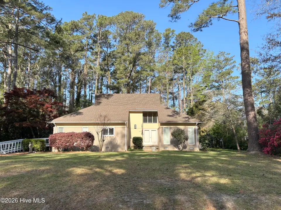 4512 W Fairway Drive, Trent Woods, NC 28562 – photo 1 of 17: FullSizeRender