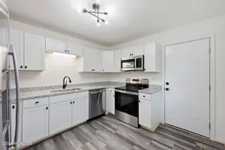 910 Simmons Street, New Bern, NC 28560 – photo 10: 12-web-or-mls-0C0A5101 - Copy