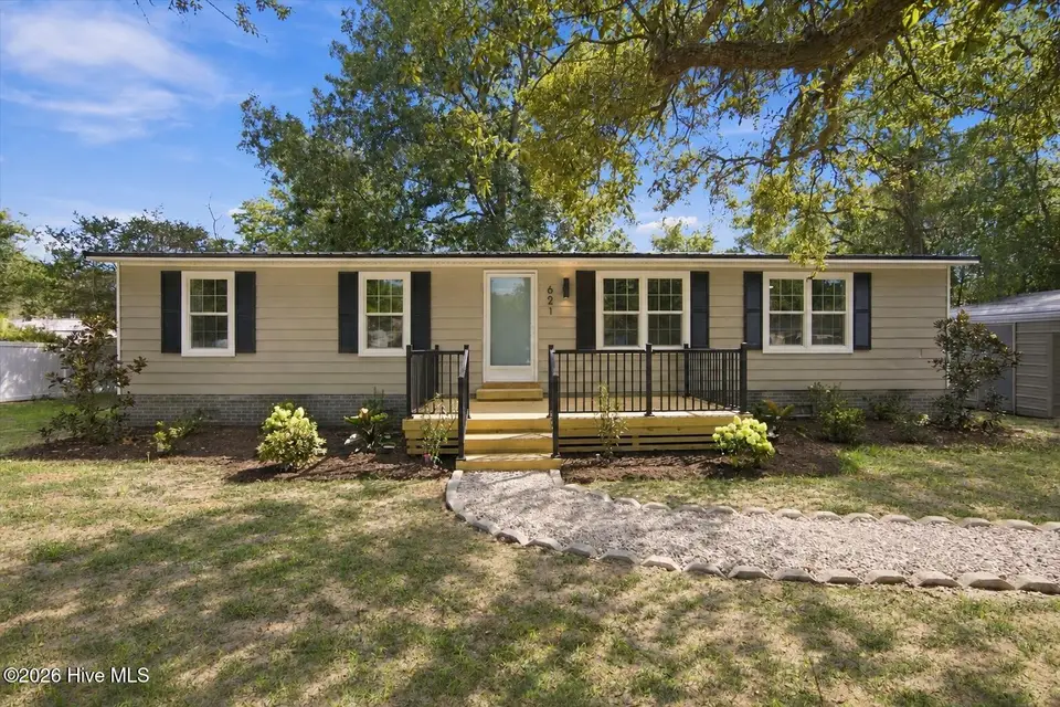 621 Harbor Drive SE, Bolivia, NC 28422 — 3-bedroom manufactured home in Sunset Harbor, Bolivia, NC, photo 1 of 44