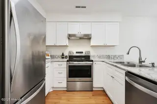 2716 S 17th Street Apt A, Wilmington, NC 28412 – photo 11: Kitchen