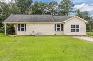 2062 Hunters Ridge Drive, Midway Park, NC 28544 – photo 2: 3-web-or-mls-2062 Hunters Ridge Drive 95