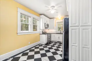 1208 Preyer Avenue, Elizabeth City, NC 27909 — 3-bedroom home in Riverside, Elizabeth City, NC, photo 16 of 76: Kitchen