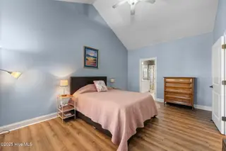 109 Fernie Lane, New Bern, NC 28560 – photo 17: Primary Suite