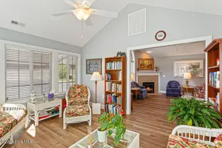 125 W Chelsea Court, Southern Pines, NC 28387 — 3-bedroom condo in Mid South Club, Southern Pines, NC, photo 11 of 45: Carolina Room