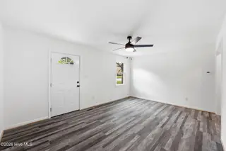 910 Simmons Street, New Bern, NC 28560 – photo 7: 9-web-or-mls-0C0A5092 - Copy