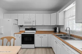 109 NE 17th Street, Oak Island, NC 28465 – photo 10: 17-web-or-mls-BTS00703