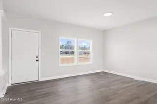 124 Fieldcrest Lane, Beulaville, NC 28518 — 3-bedroom manufactured home, Beulaville, NC, photo 5 of 29: 124fieldcrest5