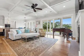 9279 Devaun Pointe Circle, Calabash, NC 28467 – photo 11: Great room