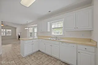 2403 Westover Lane, New Bern, NC 28562 — 3-bedroom home in Berkshire, New Bern, NC, photo 8 of 28: 34-web-or-mls-DSC_6871