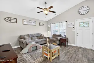 132 Woodbury Farm Drive, Jacksonville, NC 28540 – photo 6: 06