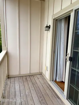 123 Covil Avenue Unit 201, Wilmington, NC 28403 – photo 20: Covered Porch